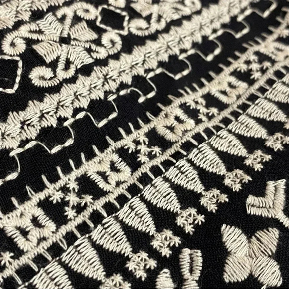 Chelsea and Theodore women black embroidered 3/4 bell sleeves whimsigoth blouse - Picture 12 of 13